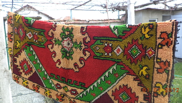 На вашето внимание - 70 годишни китеници и килим, град Пловдив | Пердета / Килими - снимка 1