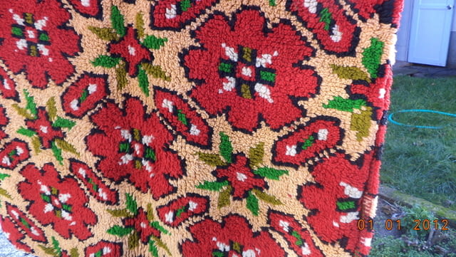 На вашето внимание - 70 годишни китеници и килим, град Пловдив | Пердета / Килими - снимка 3