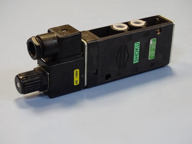 Пневматичен разпределител SHOKU-HERION 5ER-8E solenoid valve 100VAC - снимка 1