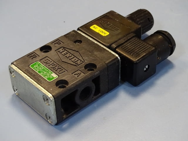 Пневматичен разпределител SHOKU-HERION 3EC-8E solenoid valve 100VAC - снимка 3