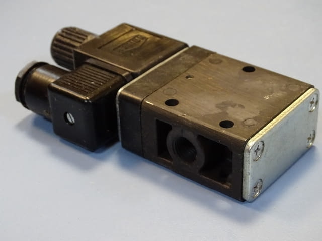 Пневматичен разпределител SHOKU-HERION 3EC-8E solenoid valve 100VAC - снимка 7