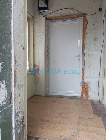 Двуетажна къща с гараж в с. Димитриево, община Чирпан, село Димитриево | Къщи / Вили - снимка 4