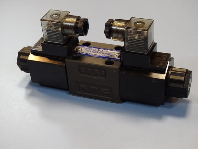Хидравличен разпределител YUKEN DSG-01-3C4-D24-N1-50 directional valve - снимка 7