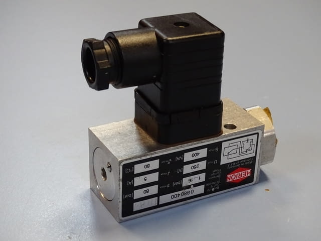 Пресостат HERION 0880400 pressure switch 250VAC G1/4, city of Plovdiv | Industrial Equipment - снимка 1