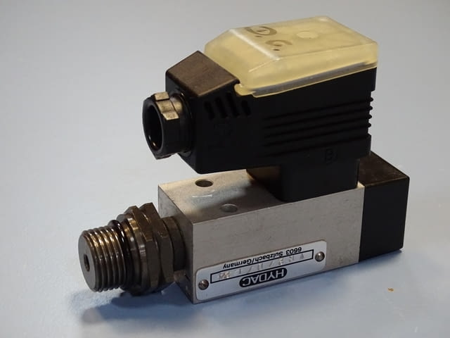 Пресостат вакуумен HYDAC VR2/D/L24 differential pressure filter clogging indicator - снимка 1