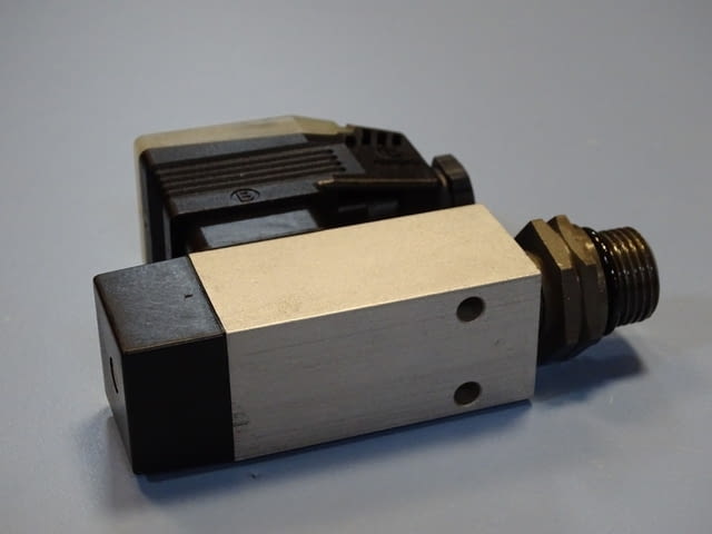 Пресостат вакуумен HYDAC VR2/D/L24 differential pressure filter clogging indicator - снимка 3