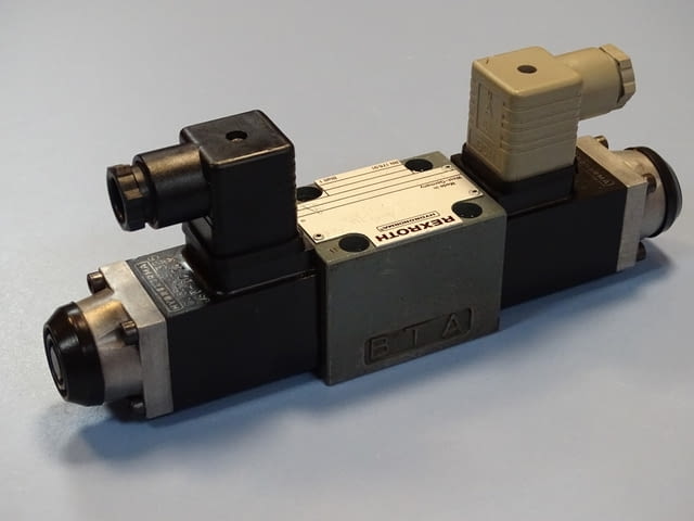 Хидравличен разпределител Rexroth 4WE6E51/AG24NZ4 operated directional control valve - снимка 7
