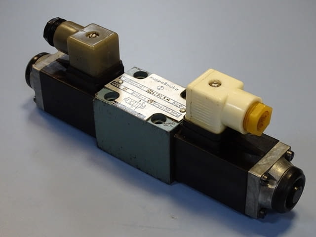 Хидравличен разпределител "Хидравлика" тип РХ 06081 024/00AM 320Bar 24VDC hidraulic solenoid valve - снимка 2