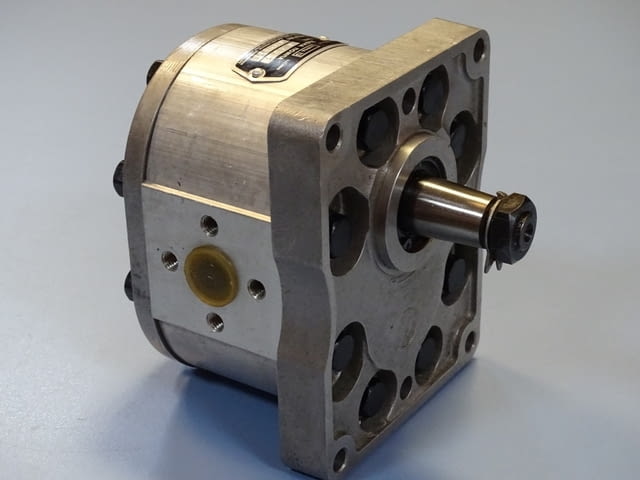 Хидравлична помпа "Хидравлика" А43Х 175Bar Hydraulic pump plessey - снимка 2