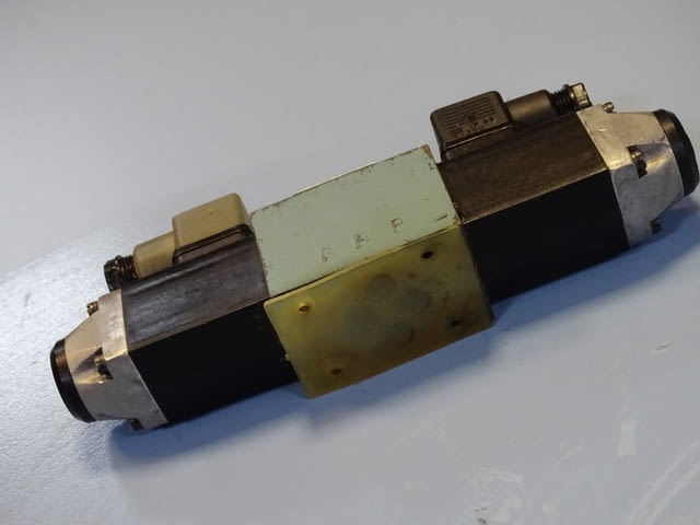 Хидравличен разпределител "Хидравлика" тип РХ 06051 024/00АМ 320Bar hidraulic solenoid valve - снимка 4