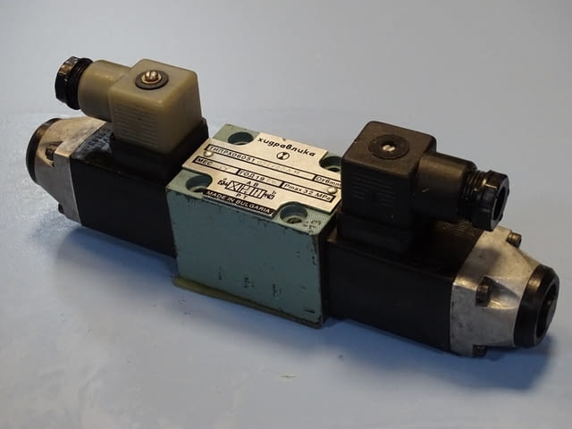 Хидравличен разпределител "Хидравлика" тип РХ 06051 024/00АМ 320Bar hidraulic solenoid valve - снимка 6