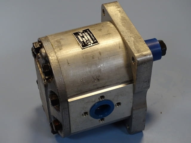 Хидравлична помпа "Хидравлика" А140Х 140Bar Hydraulic pump plessey - снимка 2