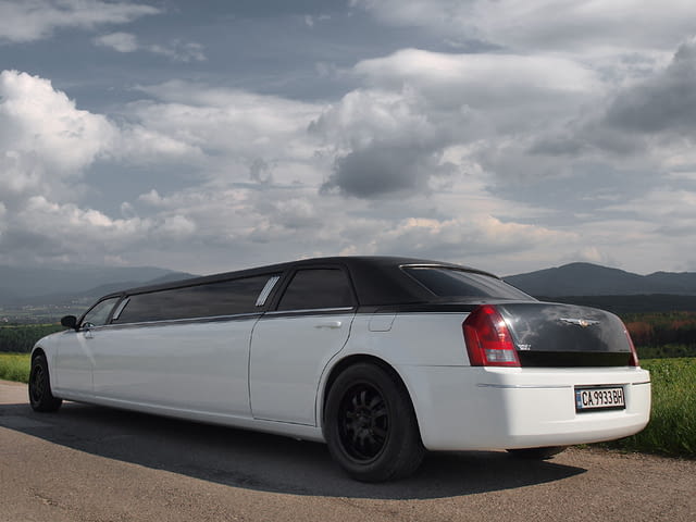 Лимузини под наем Шумен, Разград, Търговище, Русе и Силистра, град Шумен | Сватби - снимка 5