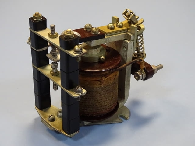 Реле време РЭВ-312 20А - city of Plovdiv | Industrial Equipment - снимка 1