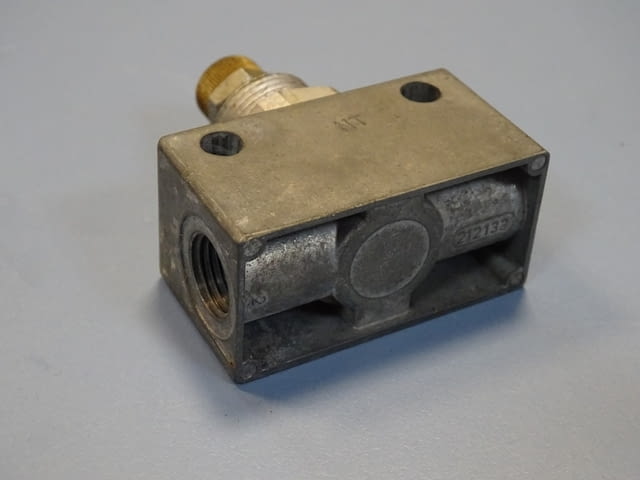 Пневматичен регулатор Festo GRA-1/4-B one-way Flow Control Valve 0.1-10Bar - снимка 5