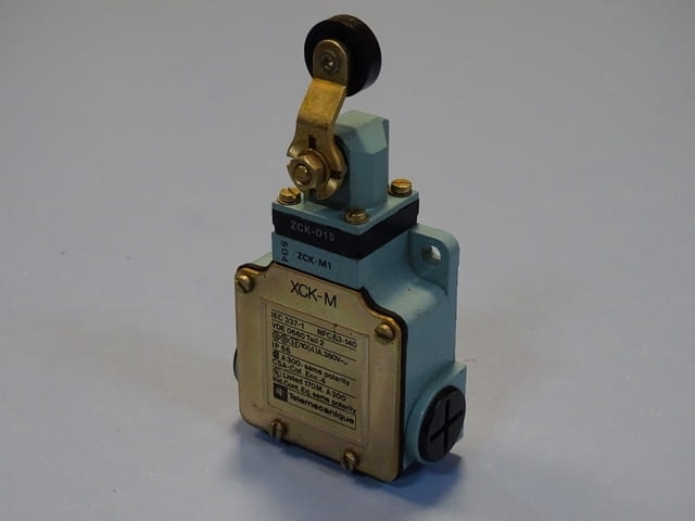 Краен изключвател Telemecanigue XCK-M115 Limit Switch 240VAC, city of Plovdiv - снимка 2