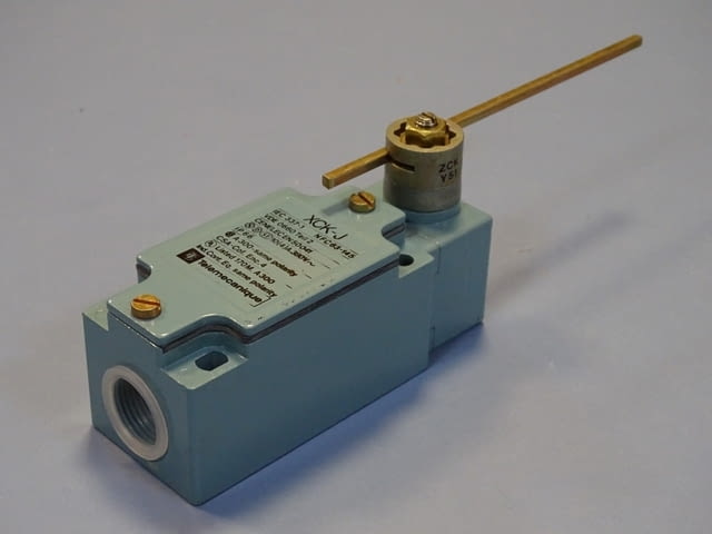 Краен изключвател Telemecanigue XCK-J10551 Limit Switch 380VAC - снимка 2