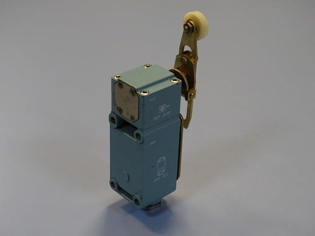 Изключвател Telemecanigue XC2-JC 0131 Limit Switch, city of Plovdiv | Industrial Equipment - снимка 3