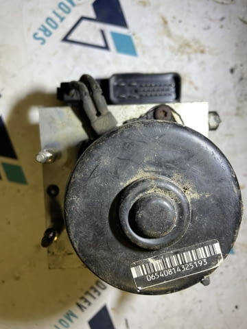 1J0907379G 7M0614111AE ABS помпа от Ford Galaxy 1.9tdi, село Куманово | Резервни Части - снимка 1