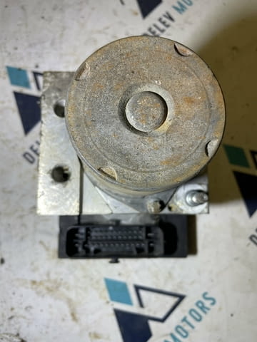 8E0910517B ABS помпа от Audi A4 B6 Спирачна система - село Куманово | Резервни Части - снимка 1