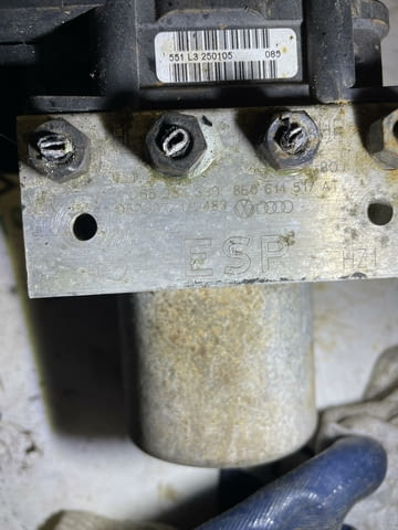 8E0910517B ABS помпа от Audi A4 B6 Спирачна система - село Куманово | Резервни Части - снимка 3