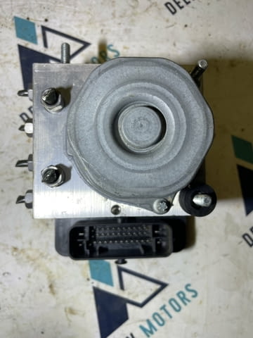 476601842R ABS помпа от Renault Clio 0.9TCe Спирачна система - село Куманово | Резервни Части - снимка 1