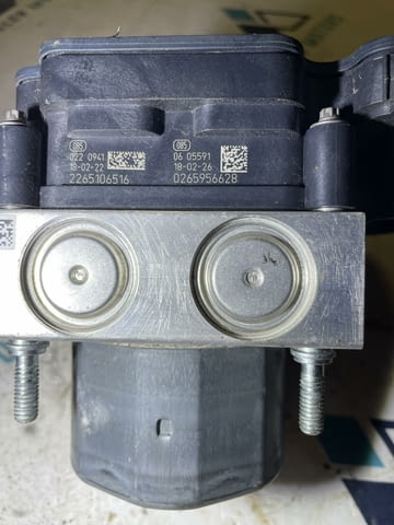 476602738R ABS помпа от Dacia Duster 2, 1.5 DCI, село Куманово | Резервни Части - снимка 2