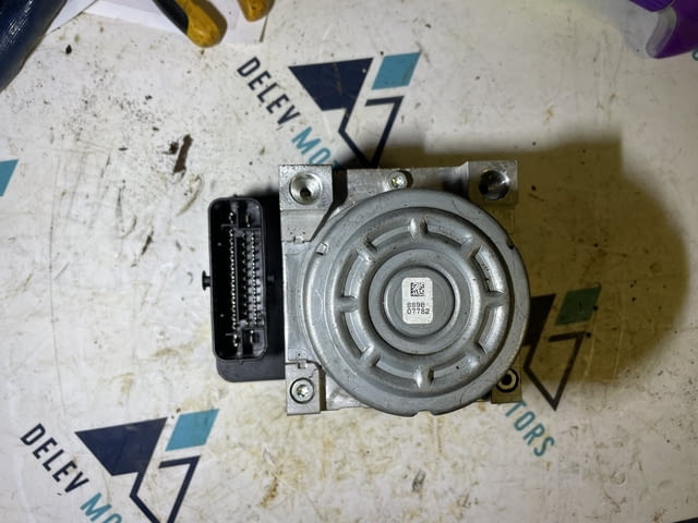 476600078R Abs помпа от Dacia Dokker 1.5 DCI, село Куманово | Резервни Части - снимка 1