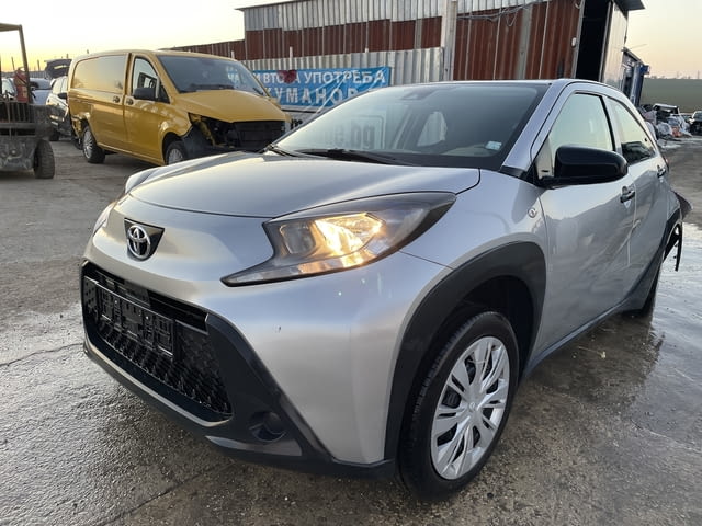 Toyota Aygo X 1.0 VVT-i KGB70 двигател 1KR-FE, 72 кс., 5ск., 3700 км., 2023 г., euro 6D, Тойота Айго - снимка 1