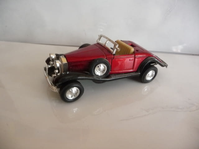 Ретро автомобил 1932 Welly кола стара играчка класика части, city of Radomir - снимка 1