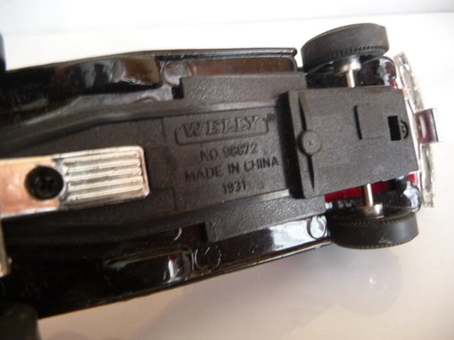 Ретро автомобил 1932 Welly кола стара играчка класика части, city of Radomir - снимка 7