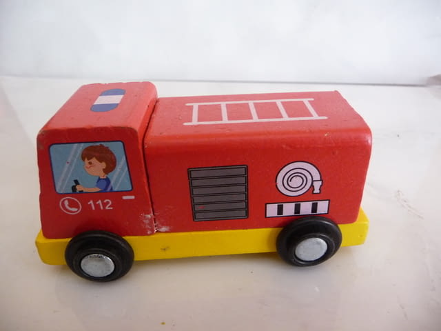 Пожрна 112 дървено камионче пожарникарски камион пожарникар стълба - снимка 3