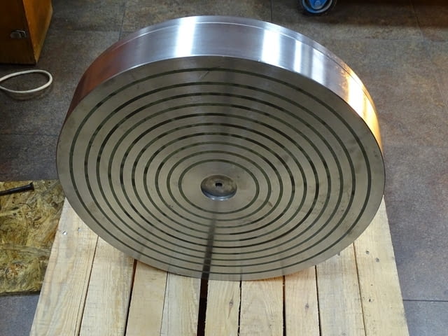 Магнитна маса кръгла Elektro-Magnet C 500 electromagnetic table VEB TGL10272 - снимка 1