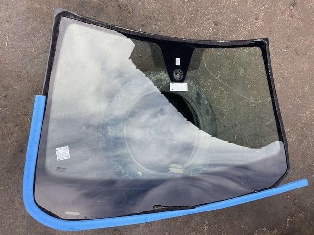 727123813R 43R-00132 предно стъкло със сензор датчик за дъжд от Dacia Duster 2, 1.5 DCI 116 кс., 4x4 - снимка 2