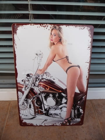 Метална табела мотор Harley Davidson момиче еротика блондинка секси - снимка 1