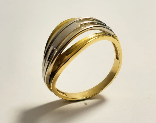 Златен пръстен-3.58 гр. Сертификат - Да - град Горна Оряховица | Пръстени - снимка 1