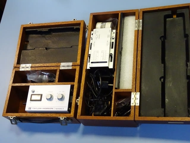 Грапавомер TAYLOR-HOBSON surtronic 3 parameter surgraphic recorder - снимка 1