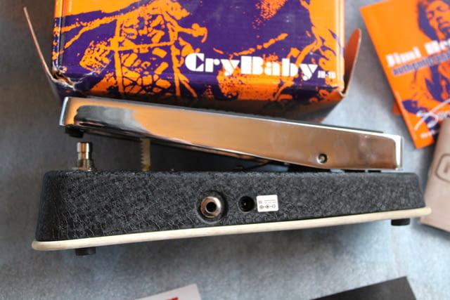 Dunlop Wha JH Cry Baby - Jimi Hendrix УА-УА ПОЧТИ НОВ - град София | Други - снимка 2