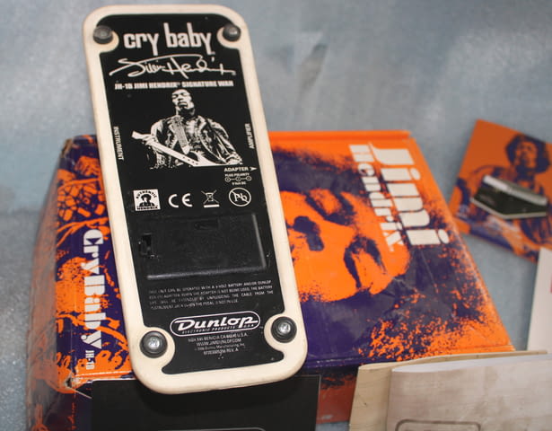Dunlop Wha JH Cry Baby - Jimi Hendrix УА-УА ПОЧТИ НОВ - град София | Други - снимка 6