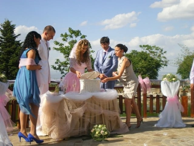 Бели гълъби за сватби и абитуриентски балове - град София | Сватби - снимка 3