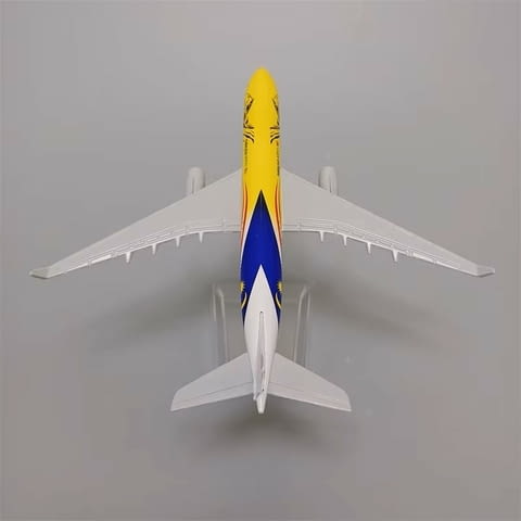 Еърбъс 330 самолет модел макет Malaysia Airlines метален самолетен билет - снимка 3