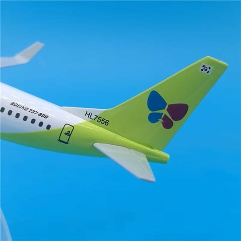 Бойнг 737 самолет модел макет Jin Air метален нискотавифна авиокомпания полетите летище - снимка 4