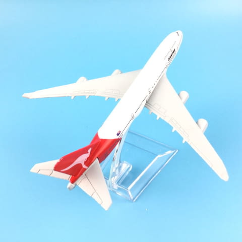 Бойнг 747 самолет модел макет Qantas метален пътникопоток междуконтинентален полет - снимка 3