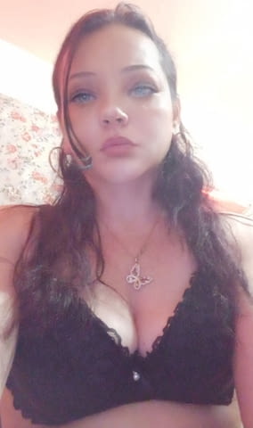 Малкото миньонче си търси за баба Звъннете като види тази обява - снимка 1