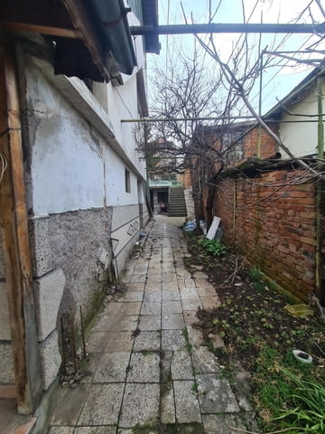 КЪЩА в кв. Изгрев, град Хасково 2-етажна, Тухла, 116 м2 - град Хасково | Къщи / Вили - снимка 3