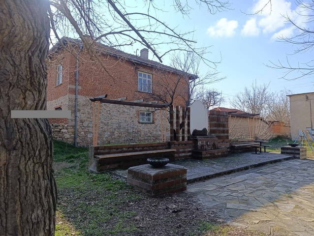 КЪЩА с ДВОР в с. Българин обл. Хасково 2-етажна, Тухла, 162 м2 - село Българин | Къщи / Вили - снимка 10