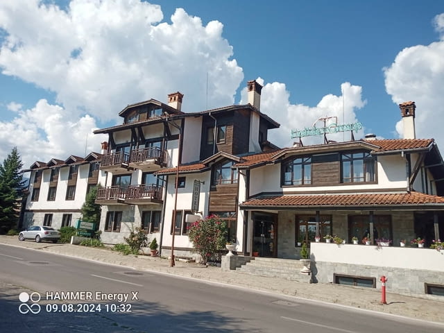 Пролетна ваканция в БАНСКО в хотел „ХОЛИДЕЙ ГРУП“ *** ОФЕРТА Баба и внуче в Банско през април месец - снимка 1