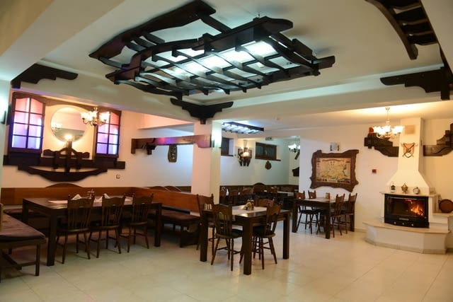 Пролетна ваканция в БАНСКО в хотел „ХОЛИДЕЙ ГРУП“ *** ОФЕРТА Баба и внуче в Банско през април месец - снимка 6