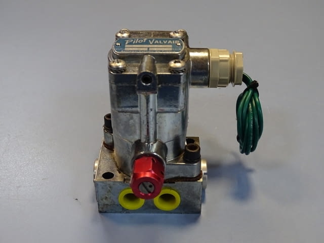 Магнет вентил Bellows Valvair Parker B-33-A/LBMO-343-GLEA pilot valve solenoid 220V - снимка 2
