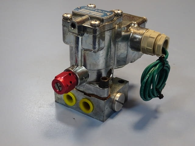 Магнет вентил Bellows Valvair Parker B-33-A/LBMO-343-GLEA pilot valve solenoid 220V - снимка 11